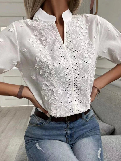 Linnea™ |Elegant Broderad Blus med Puffärmar