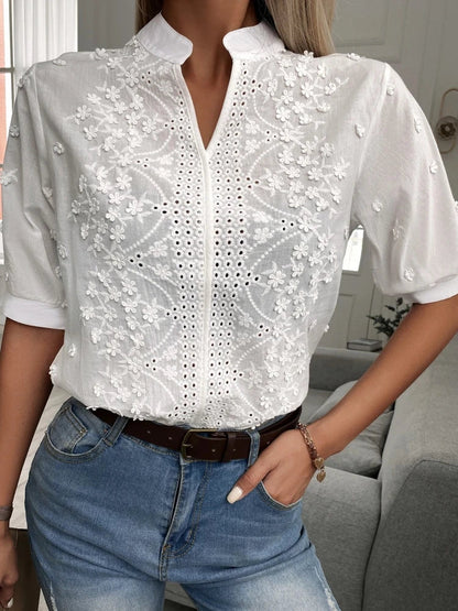 Linnea™ |Elegant Broderad Blus med Puffärmar