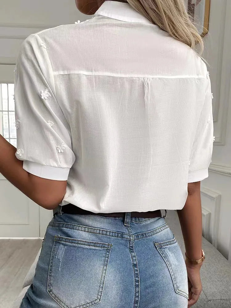 Linnea™ |Elegant Broderad Blus med Puffärmar