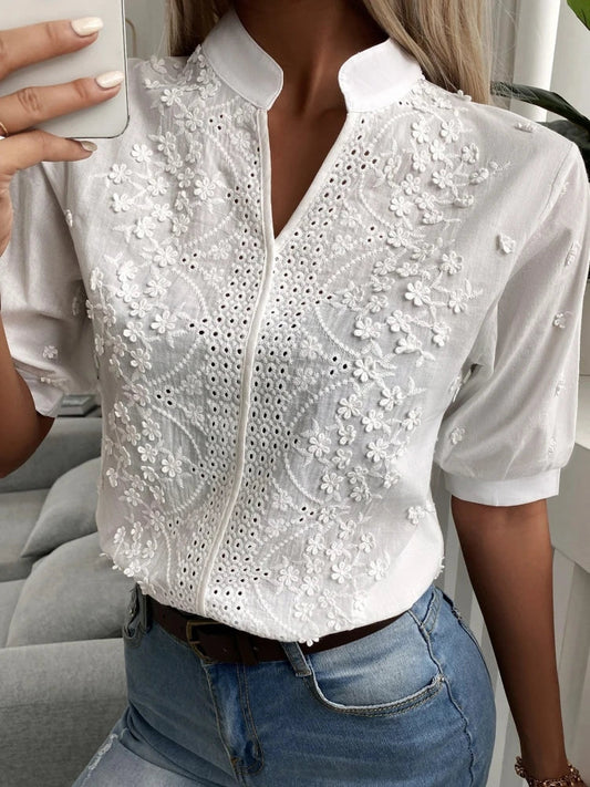 Linnea™ |Elegant Broderad Blus med Puffärmar